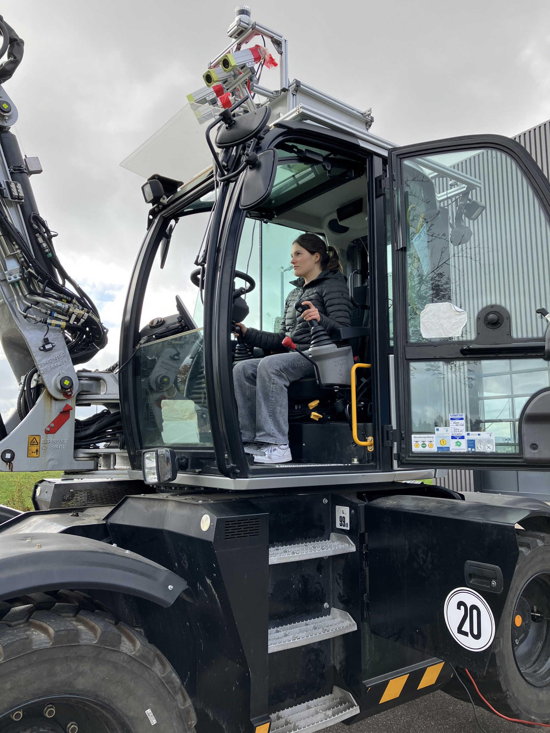 20251016_094202557_iOS